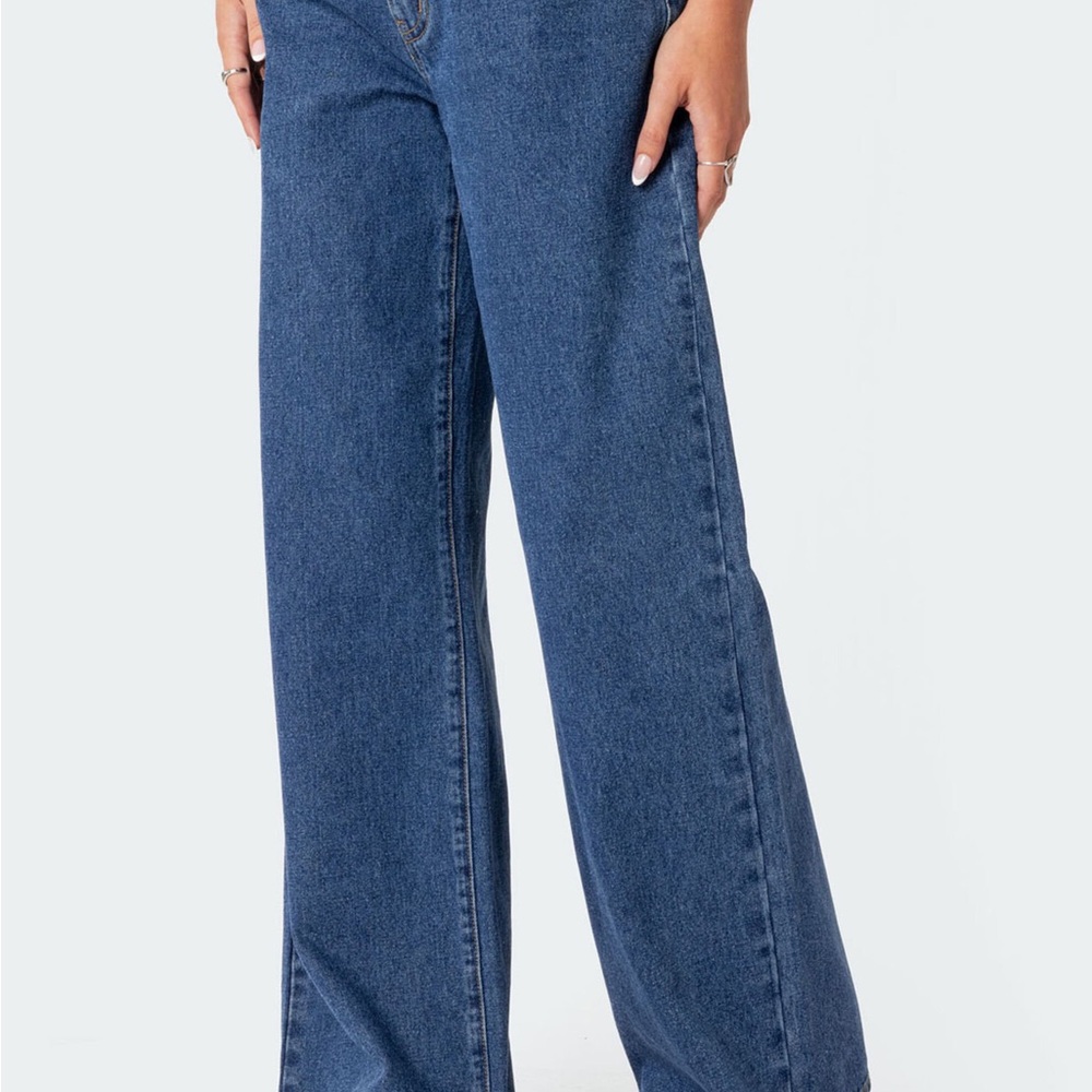 Edikted Raelynn Washed Low Rise Jeans - Blue Washed - Picture 4 of 7
